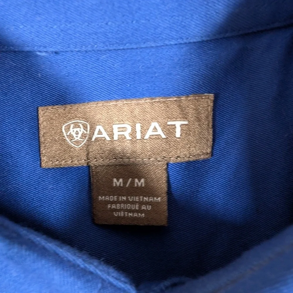 Ariat Button Down Shirt Mens Medium Blue Solid Twill Long Sleeve